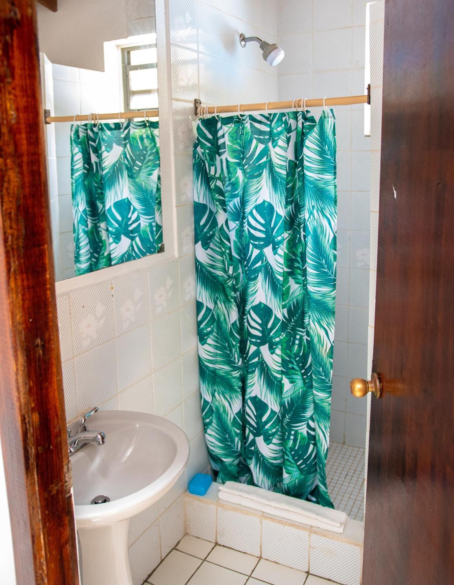 Tropical Breeze Vacation Home And Apartments Gros Islet Ngoại thất bức ảnh