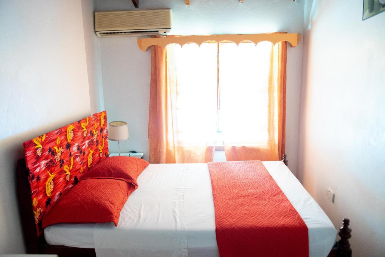 Tropical Breeze Vacation Home And Apartments Gros Islet Ngoại thất bức ảnh