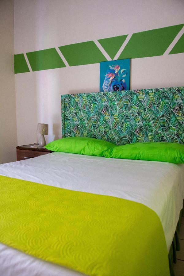 Tropical Breeze Vacation Home And Apartments Gros Islet Ngoại thất bức ảnh