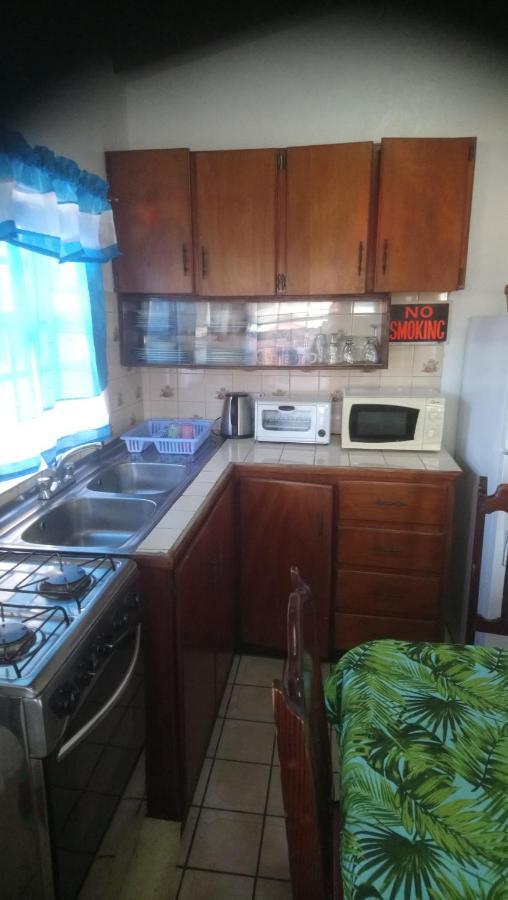 Tropical Breeze Vacation Home And Apartments Gros Islet Ngoại thất bức ảnh